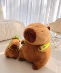 KAPIBARA - MASKOTKA CAPYBARA PLUSZOWA KAPIBARA Z PLECAKIEM 25CM